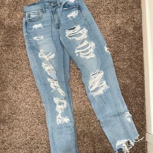 American Eagle Outfitters Mom-Jean Light Blue Distressed